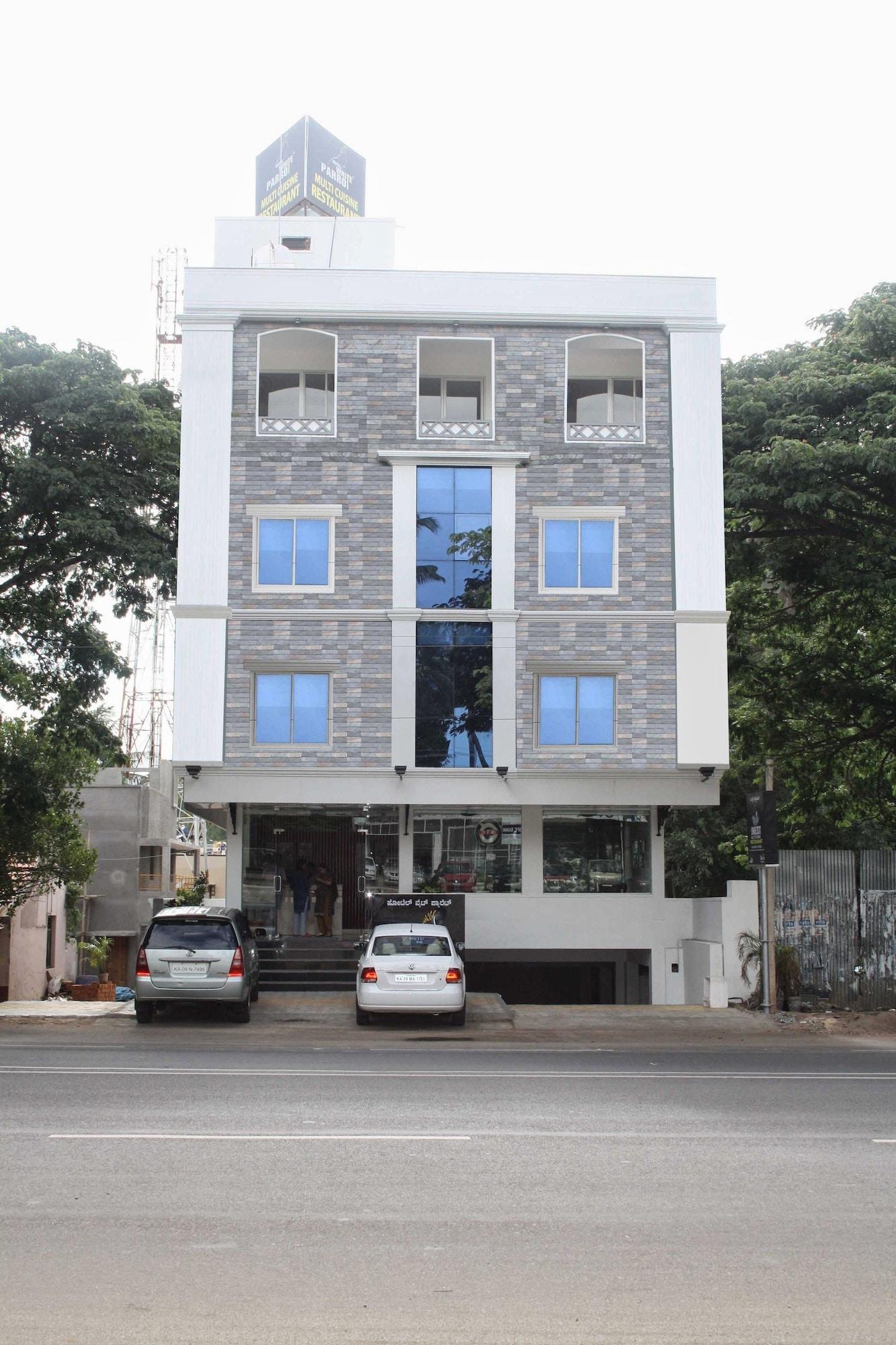 White Parrot 3* Mysore