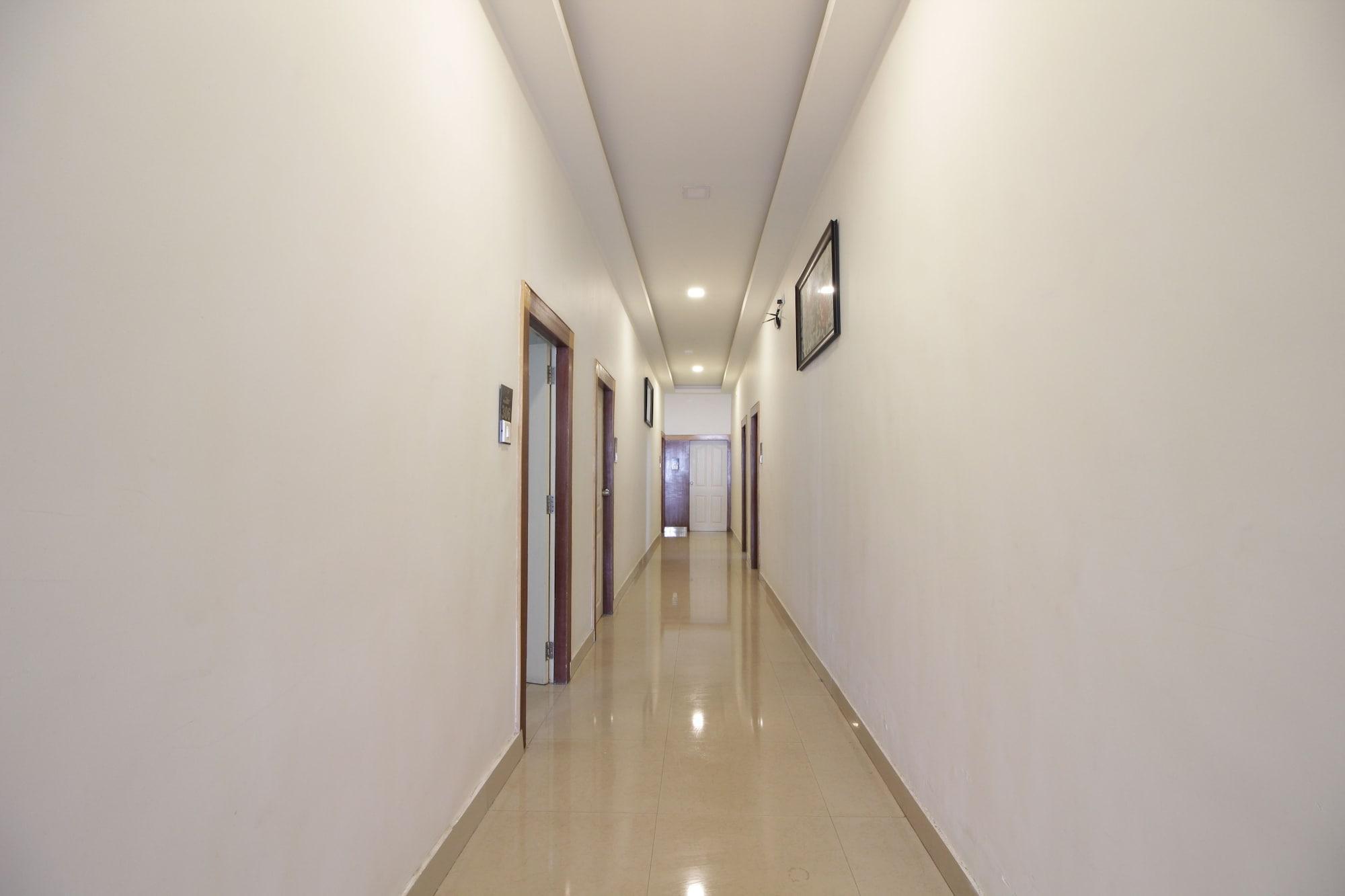 White Parrot 3*