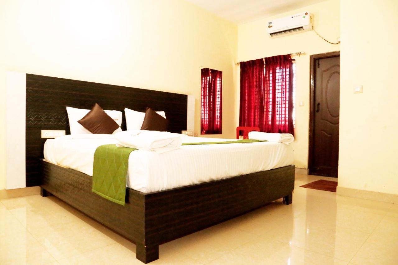 Avini Hotel 3*