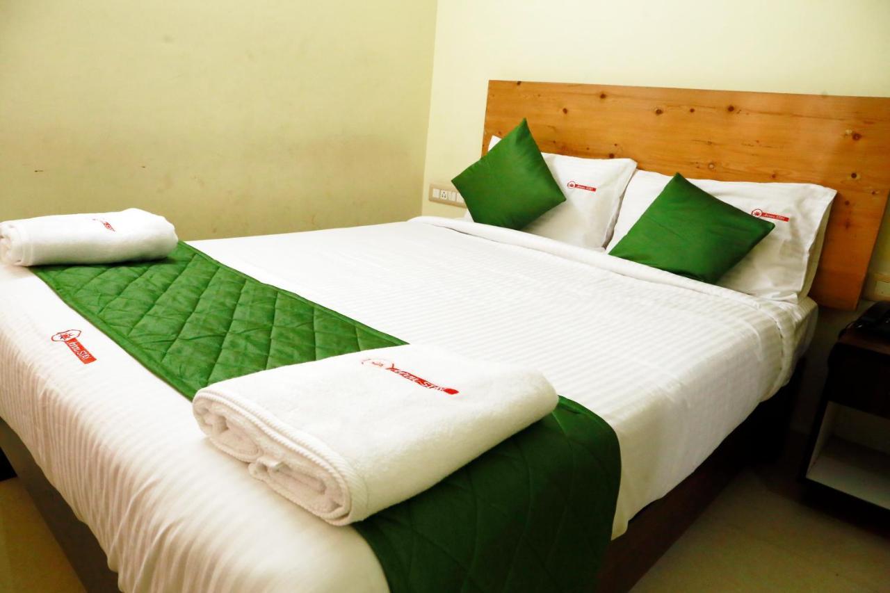 Avini Hotel 3*