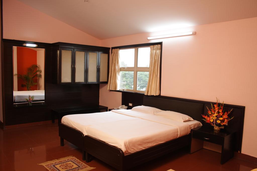 Bed & Breakfast Suhashini Palace