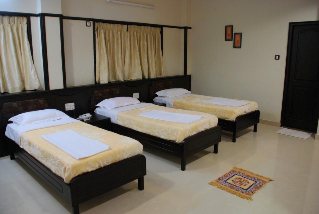 Suhashini Palace 2*