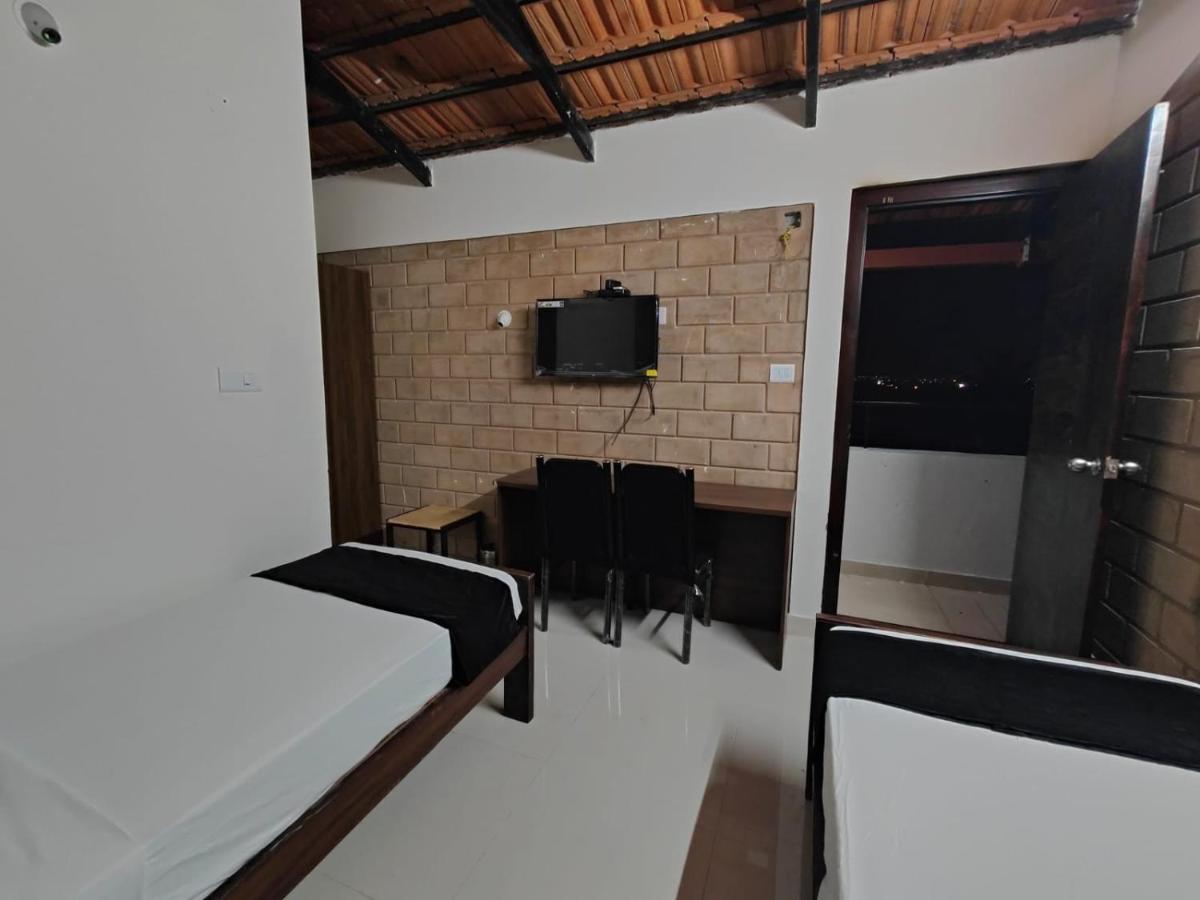 Minimal Poshtel *