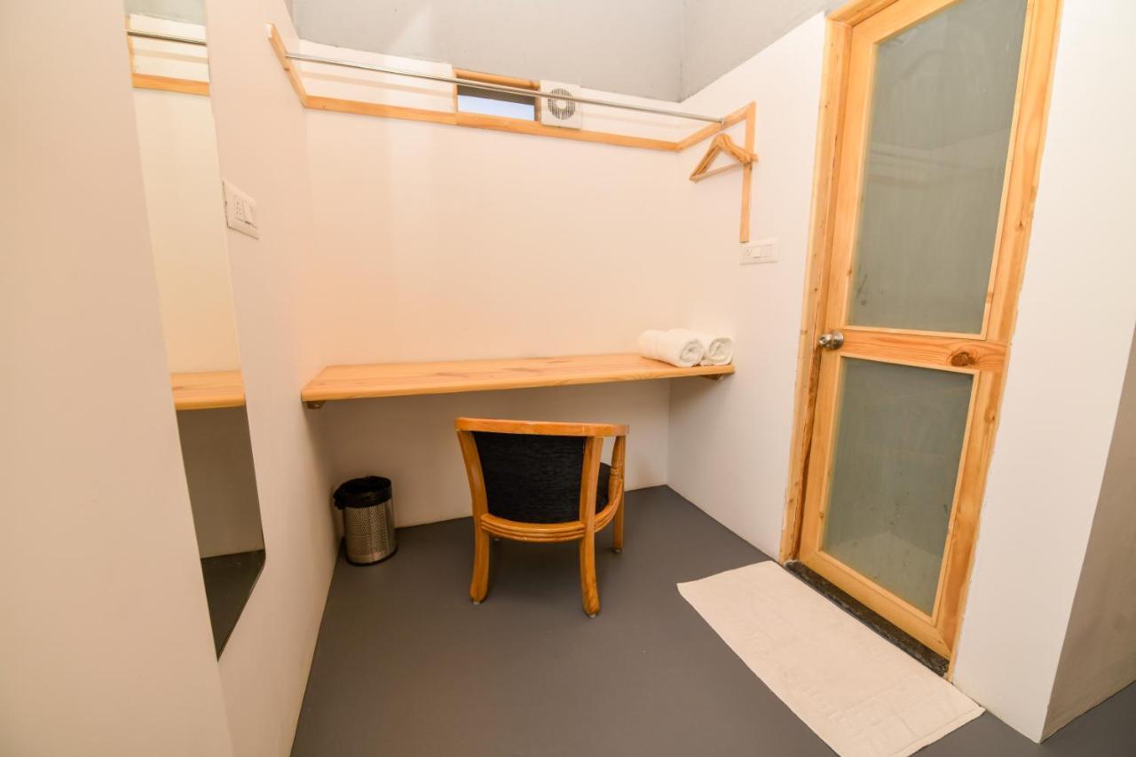 Shine Residency Hotel 3*