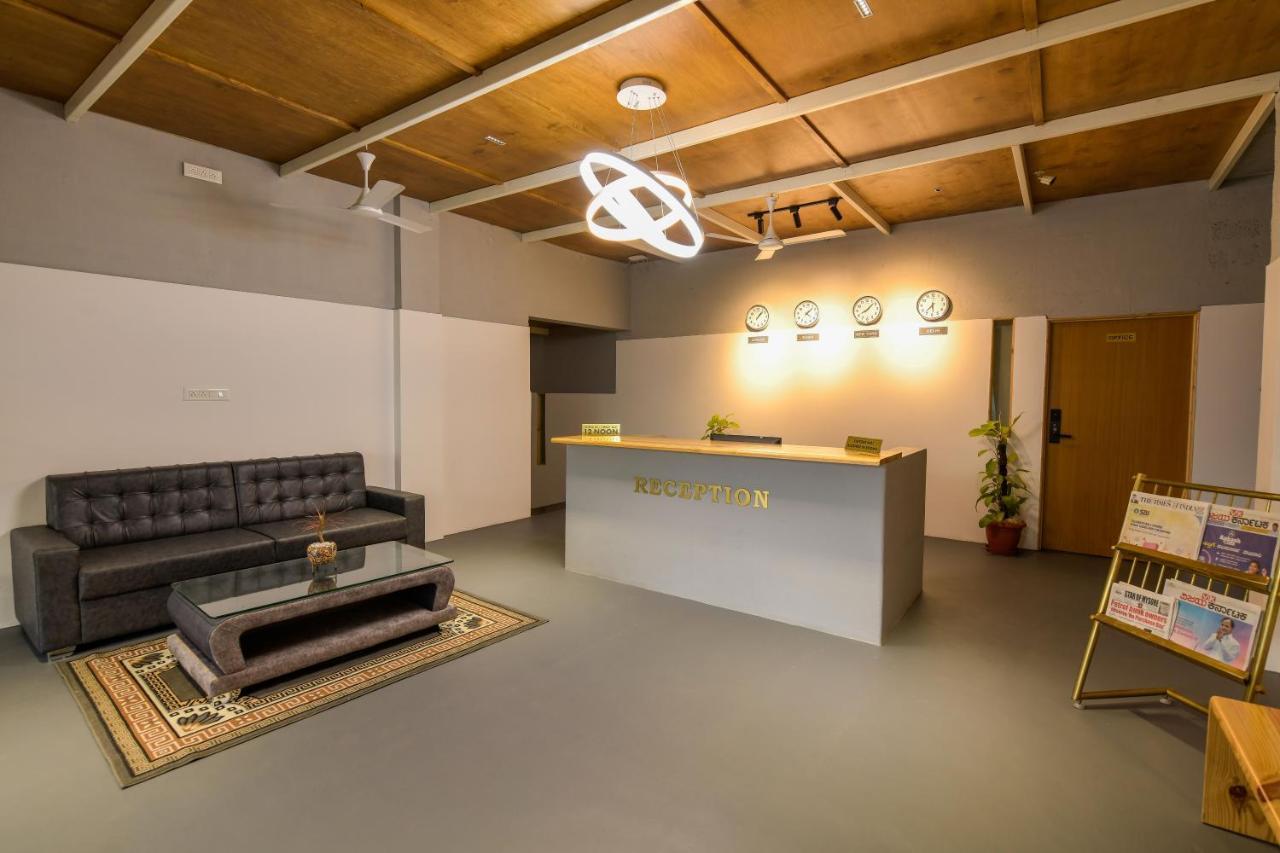 Shine Residency Hotel 3*