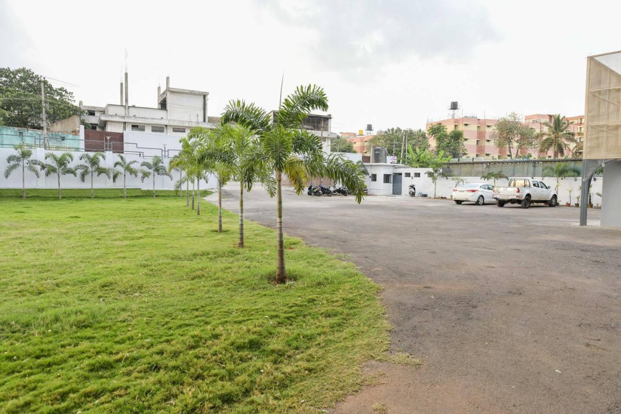 Shine Residency Hotel 3*