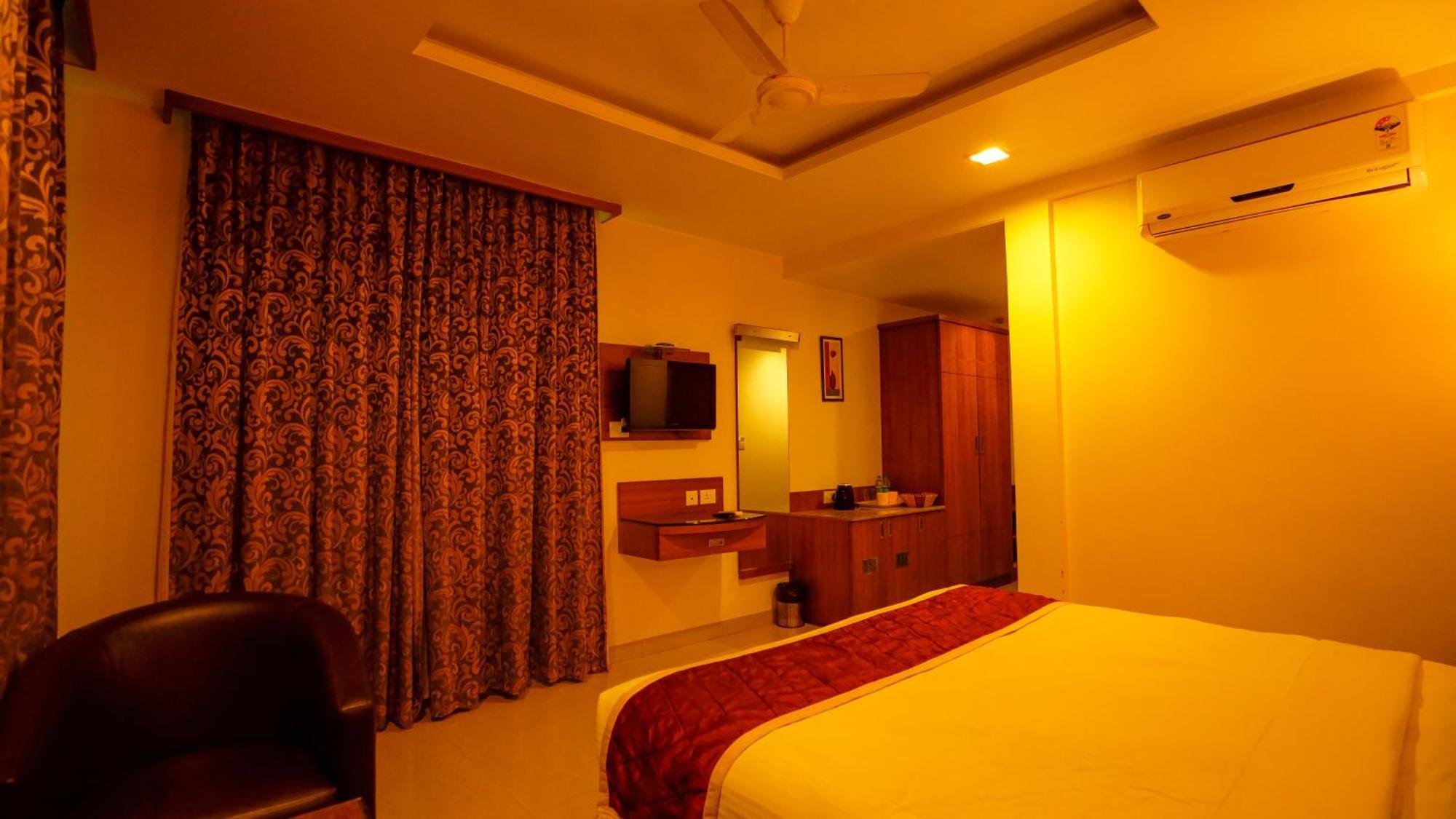 Hotel National Residency 3*