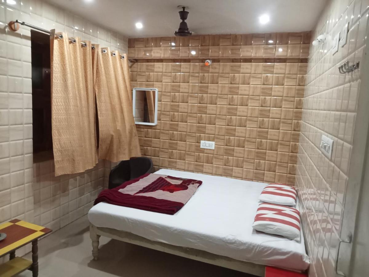 Hotel Deepak Residency Walkable Distance From Ksrtc Busstand 3*