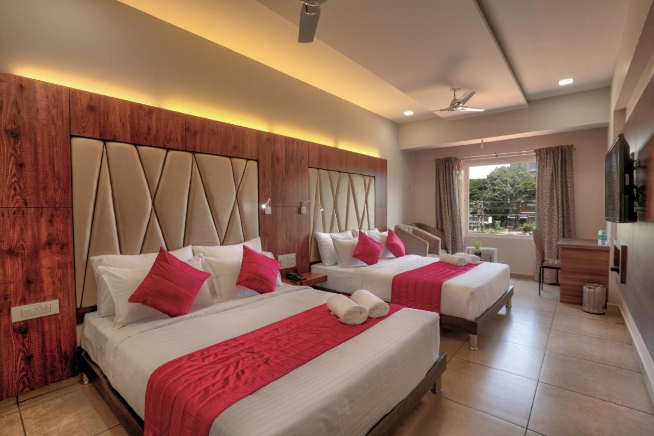 Lexus Hotel *
