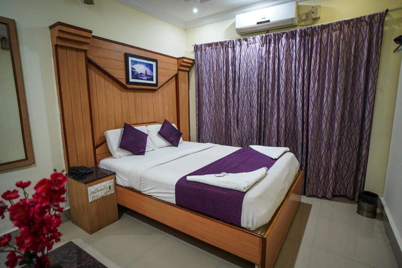 Prakaash Palace Hotel