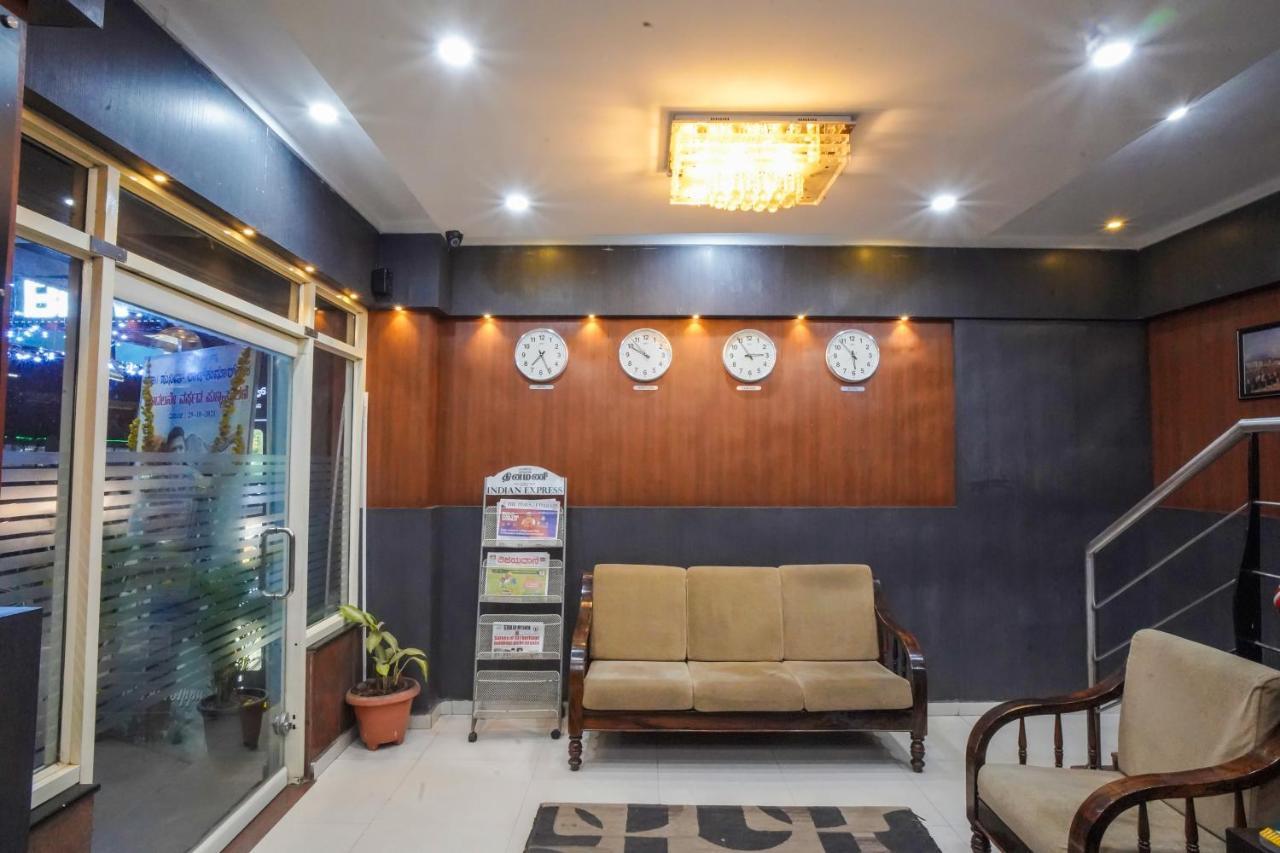 Prakaash Palace 2*