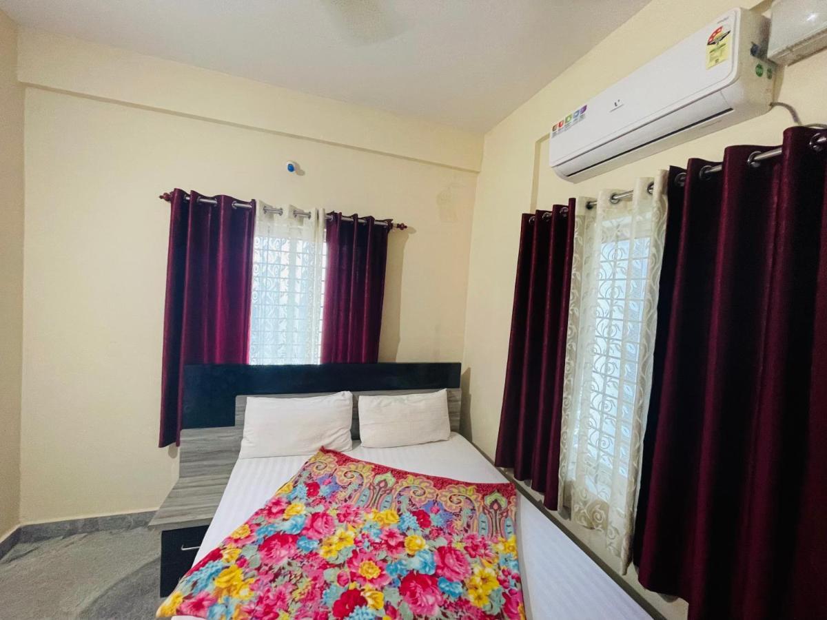 Hotel Crown Residency