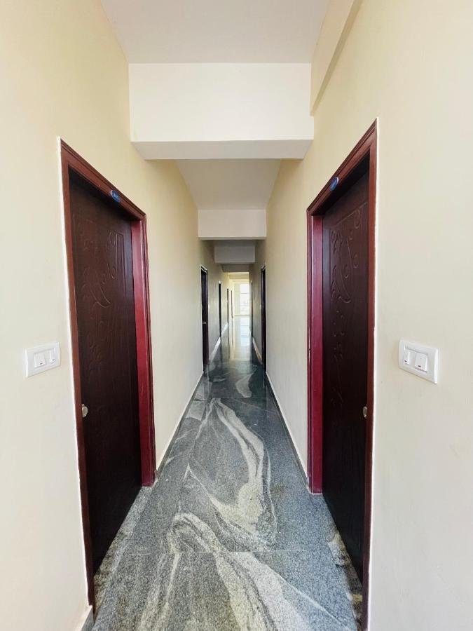 Hotel Crown Residency 3*
