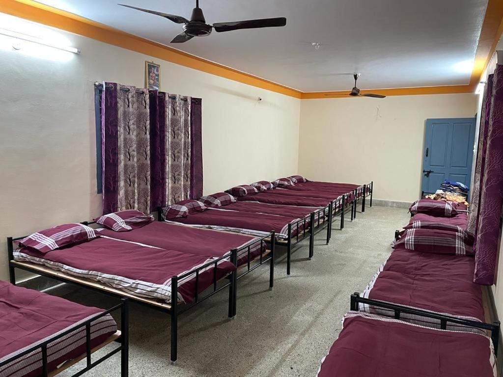 Hostel Kings - Sgh