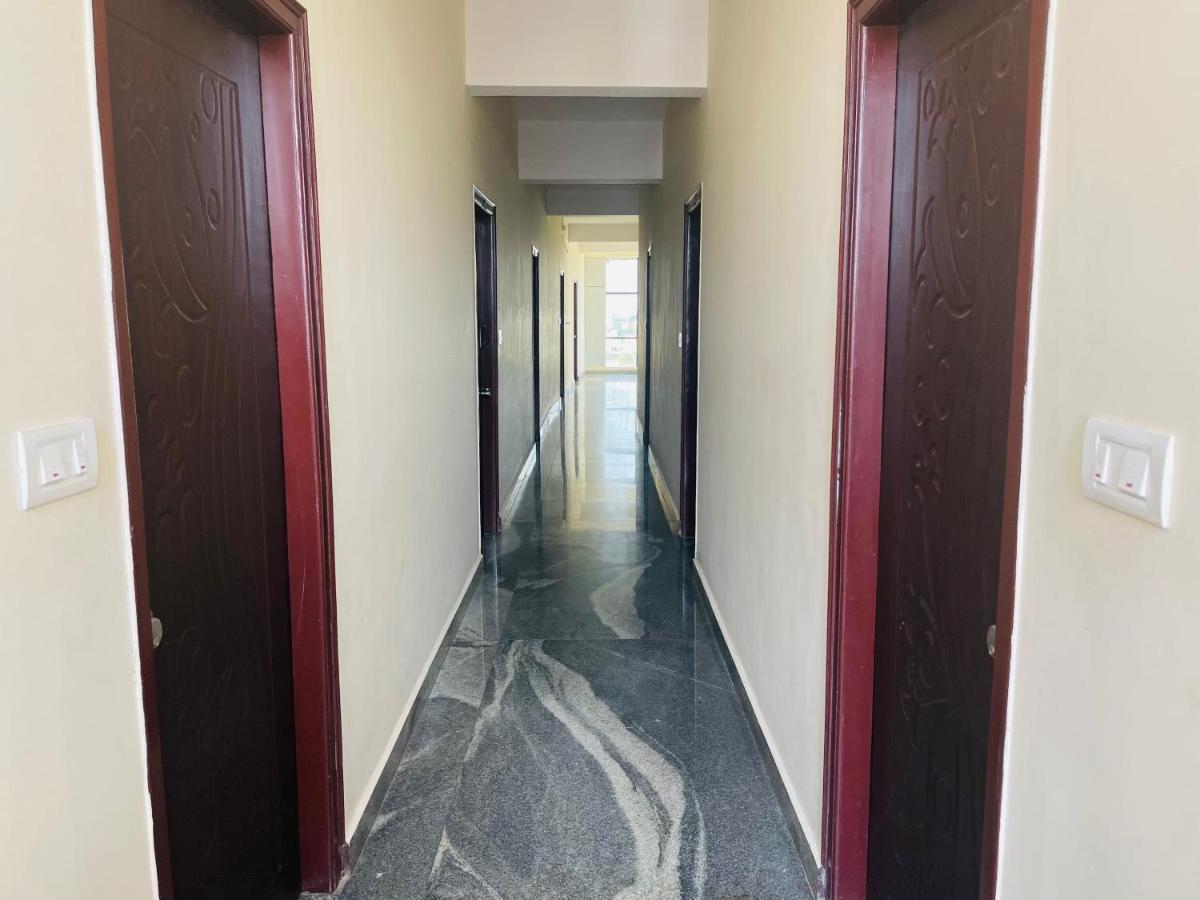 Crown Residency Hotel 3*