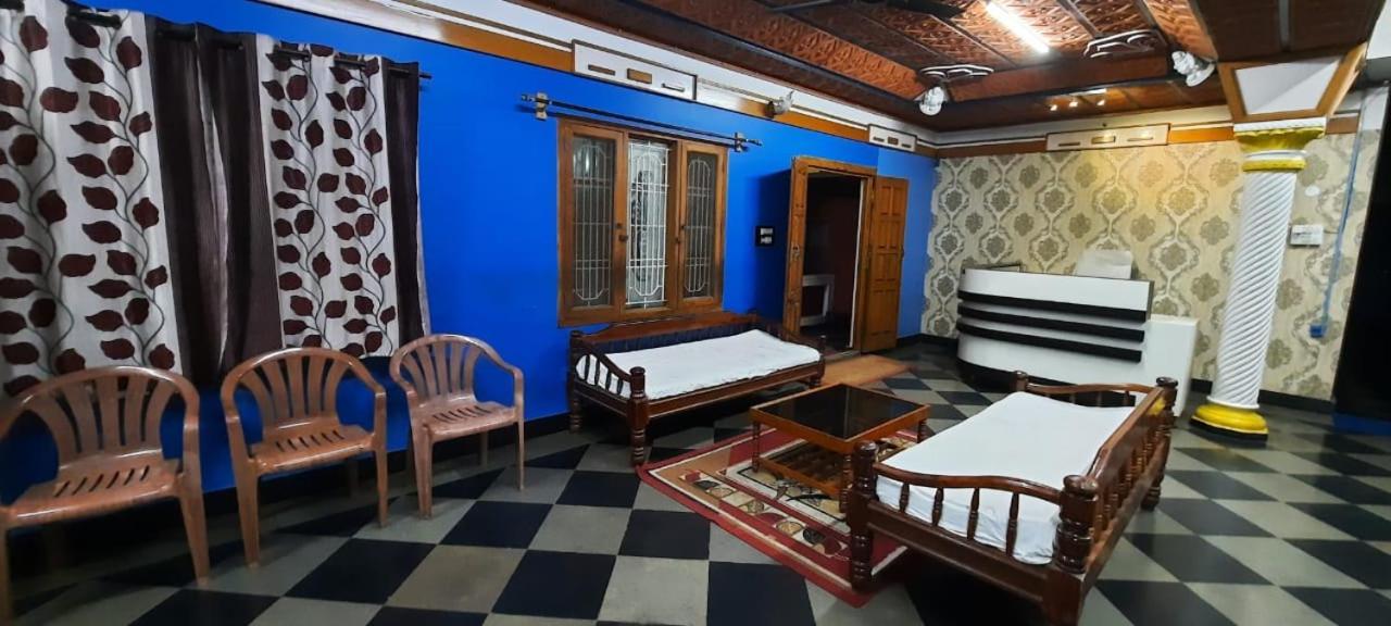 Kings - Sgh Hostel Mysore