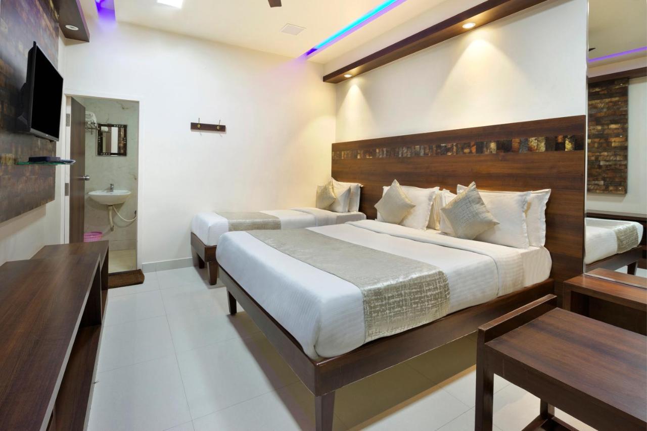 Mannars Deluxe Hotel