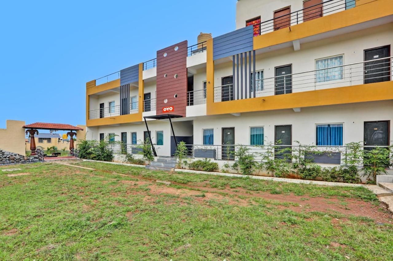 Flagship 93452 The Runway Hotel Mysore