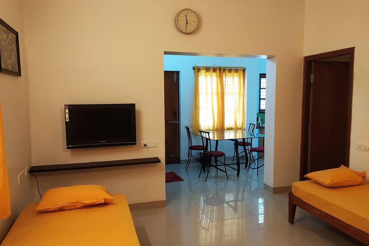 Athreyas@60/a Apartment