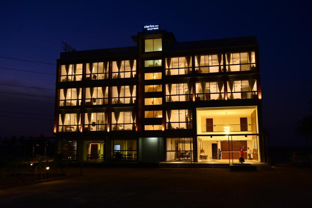 Hotel Clarks Express, Krs Road-mandya,
