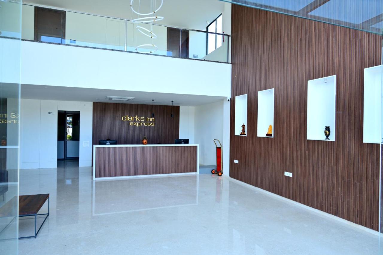 Clarks Express, Krs Road-mandya, Hotel 4*