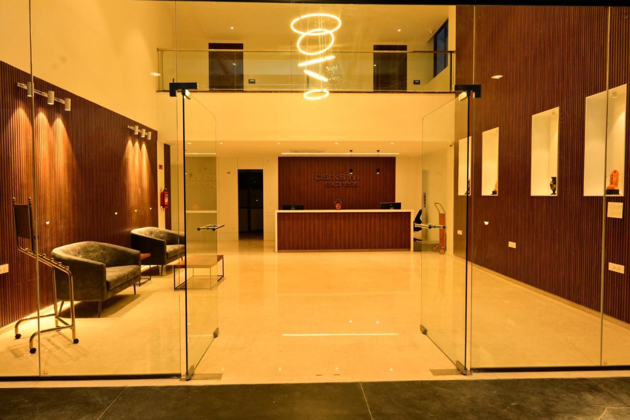 Hotel Clarks Express, Krs Road-mandya, Mysore