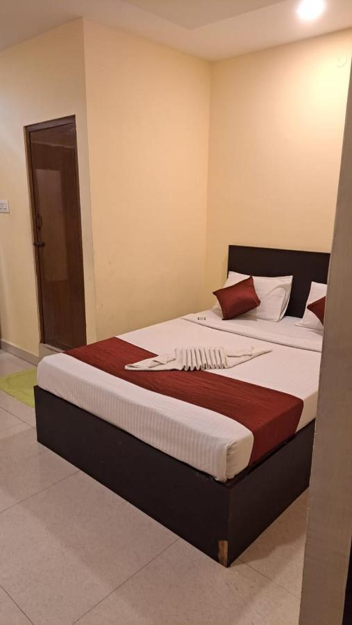 Hotel Vrs Residency