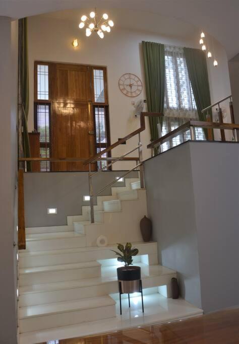 Villa Earth - Luxurious 5 Bhk Ac At
