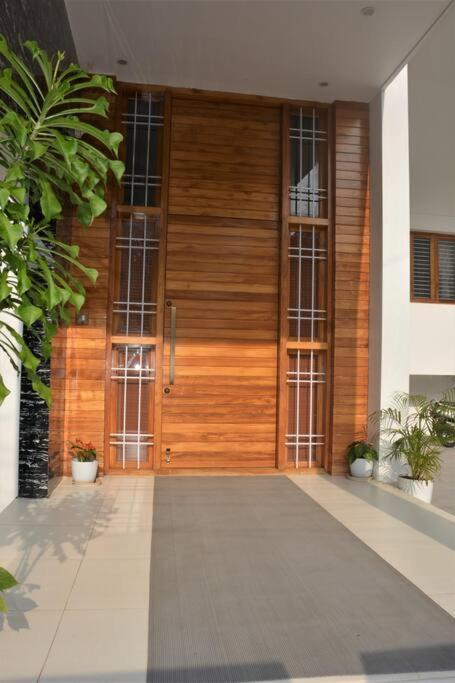 Earth - Luxurious 5 Bhk Ac At * Mysore