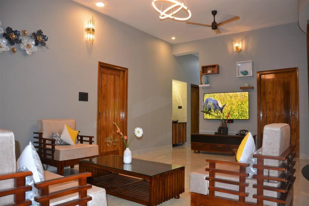 Earth - Luxurious 5 Bhk Ac At Villa Mysore
