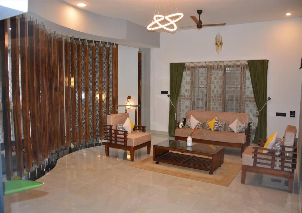 Earth - Luxurious 5 Bhk Ac At Villa *