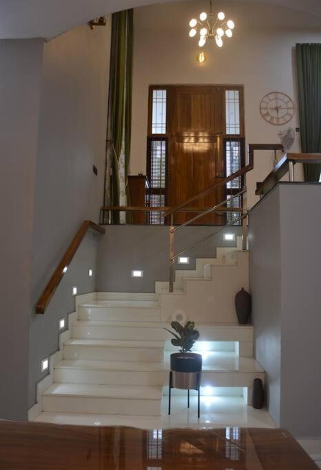 Earth - Luxurious 5 Bhk Ac At Mysore