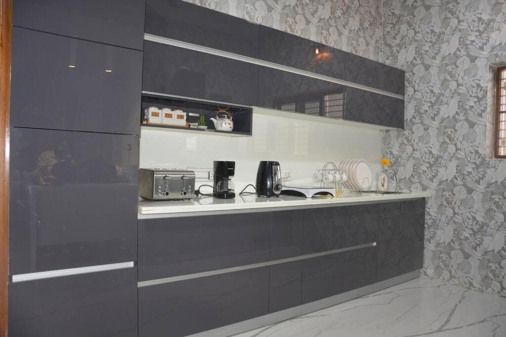 Earth - Luxurious 5 Bhk Ac At Villa