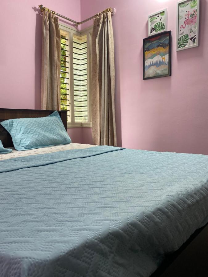 Apartment Spacious Queen Bed 6km To Palace, Free Wi-fi, Books, Toys, Smart Tv *