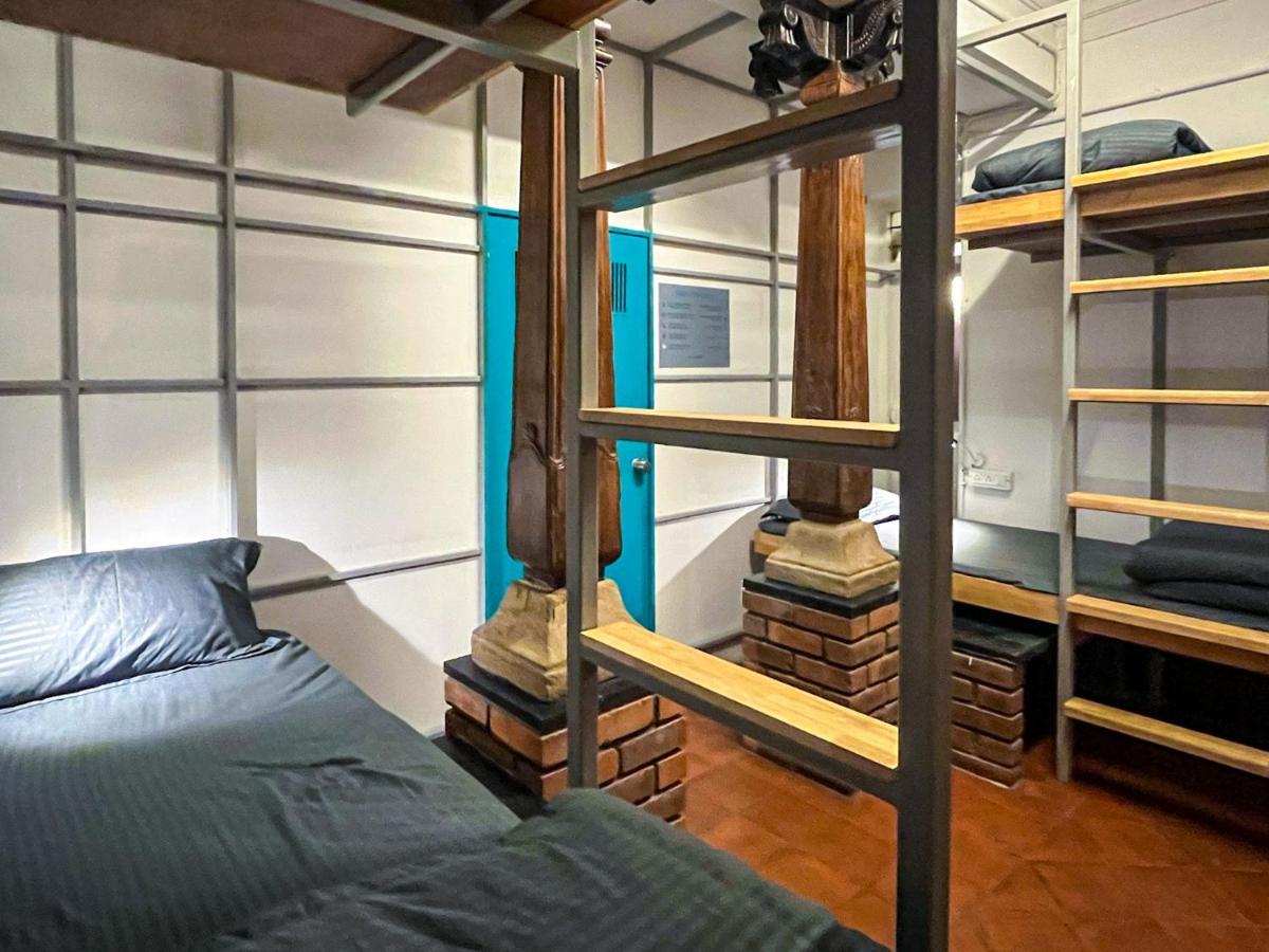 Rahees Bi Roambay - Backpacker Hostel Mysore