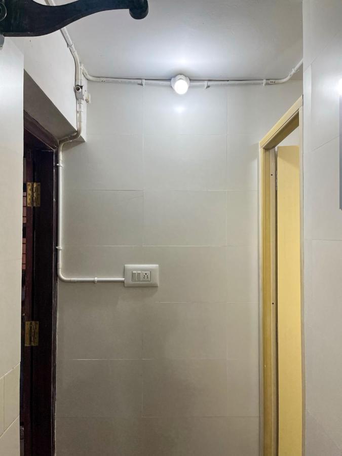 Hostel Rahees Bi Roambay - Backpacker *