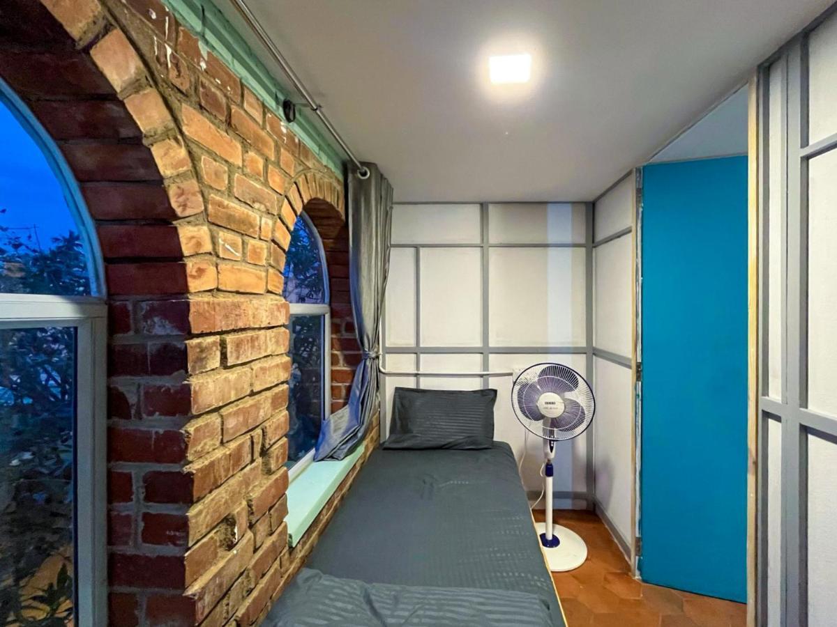 Rahees Bi Roambay - Backpacker Hostel Mysore