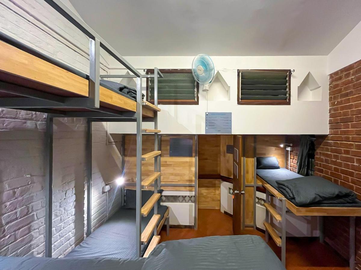 Hostel Rahees Bi Roambay - Backpacker Mysore