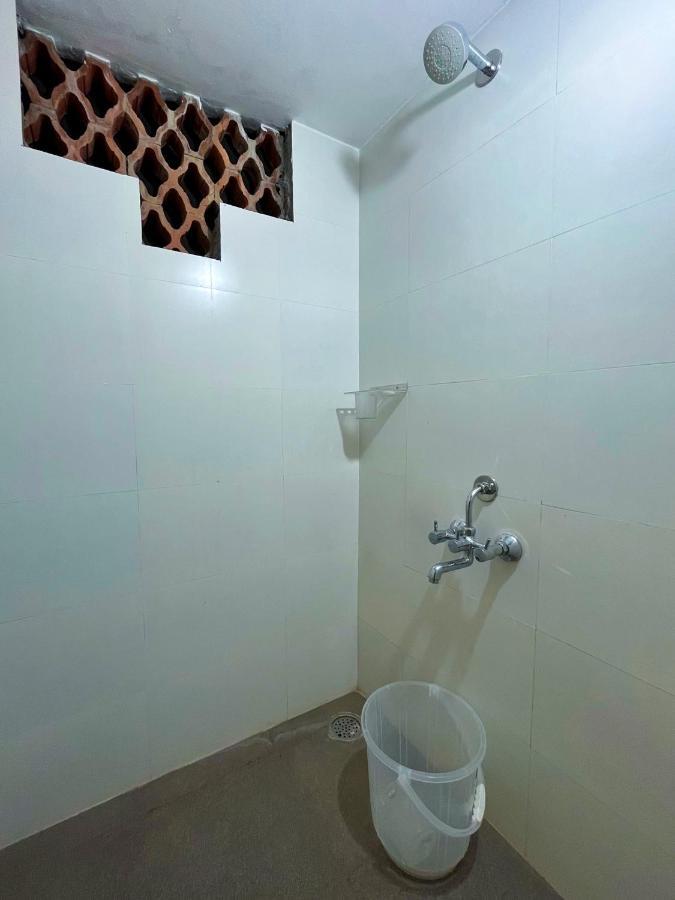 Rahees Bi Roambay - Backpacker Hostel Mysore
