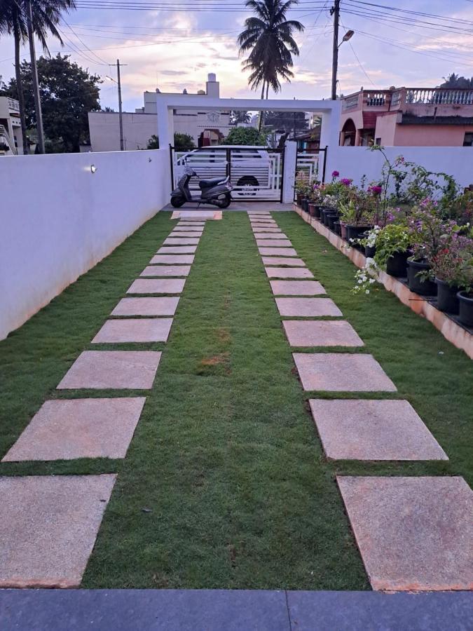 Villa Kolluri Nivasa Luxury Ac Ff Garden *