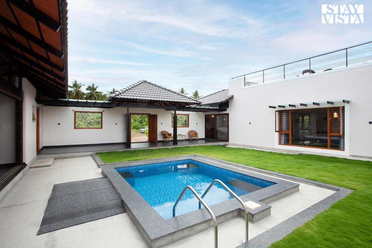 Villa Stayvista At Ava - The With Breakfast & Miniature Golf Mysore
