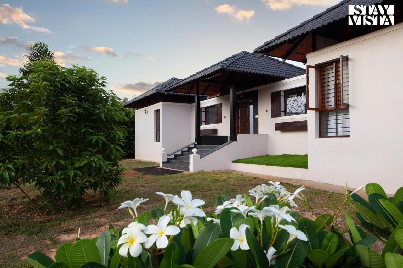 Villa Stayvista At Ava - The With Breakfast & Miniature Golf Mysore