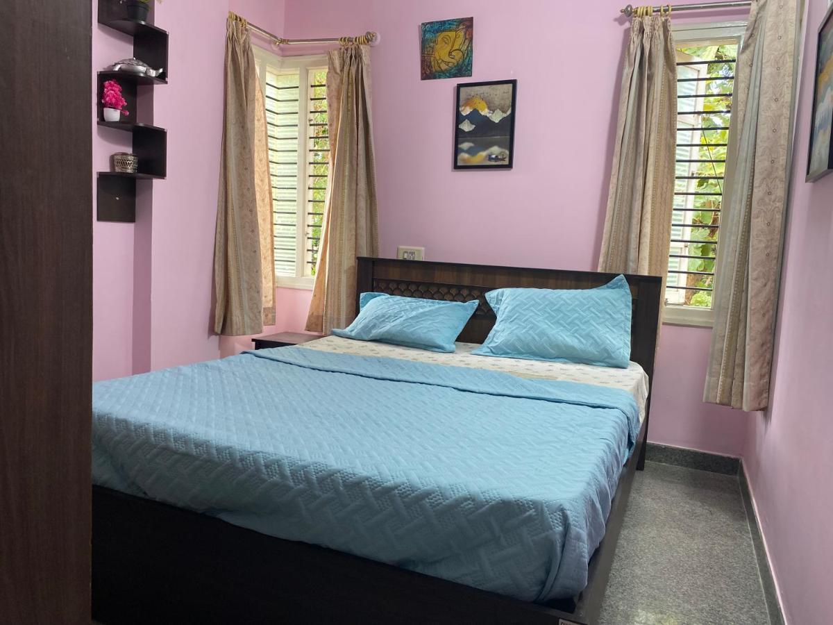 Lovely Private Queen Bed In Shared 2 Bhk * Mysore