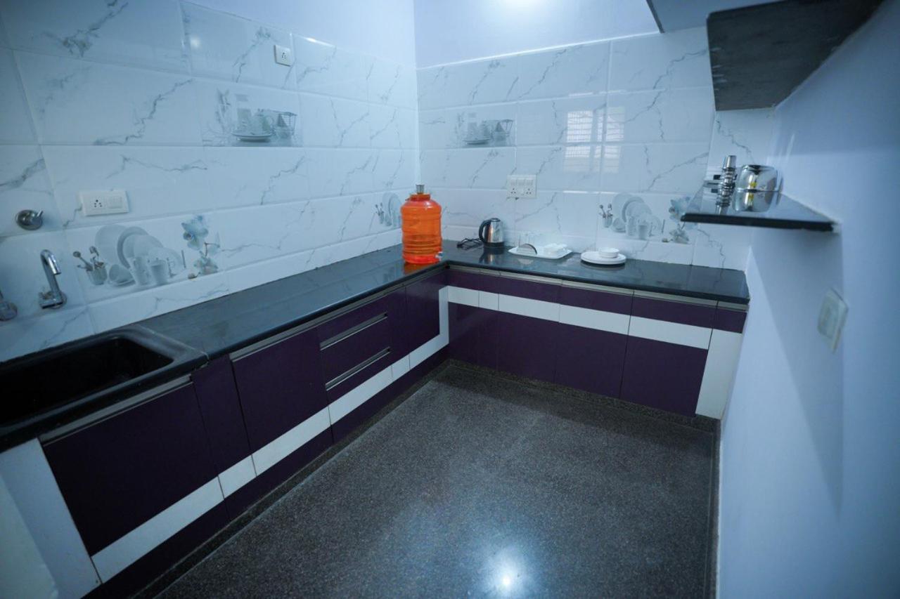 Velvet Vista Premier Service In Apartment *