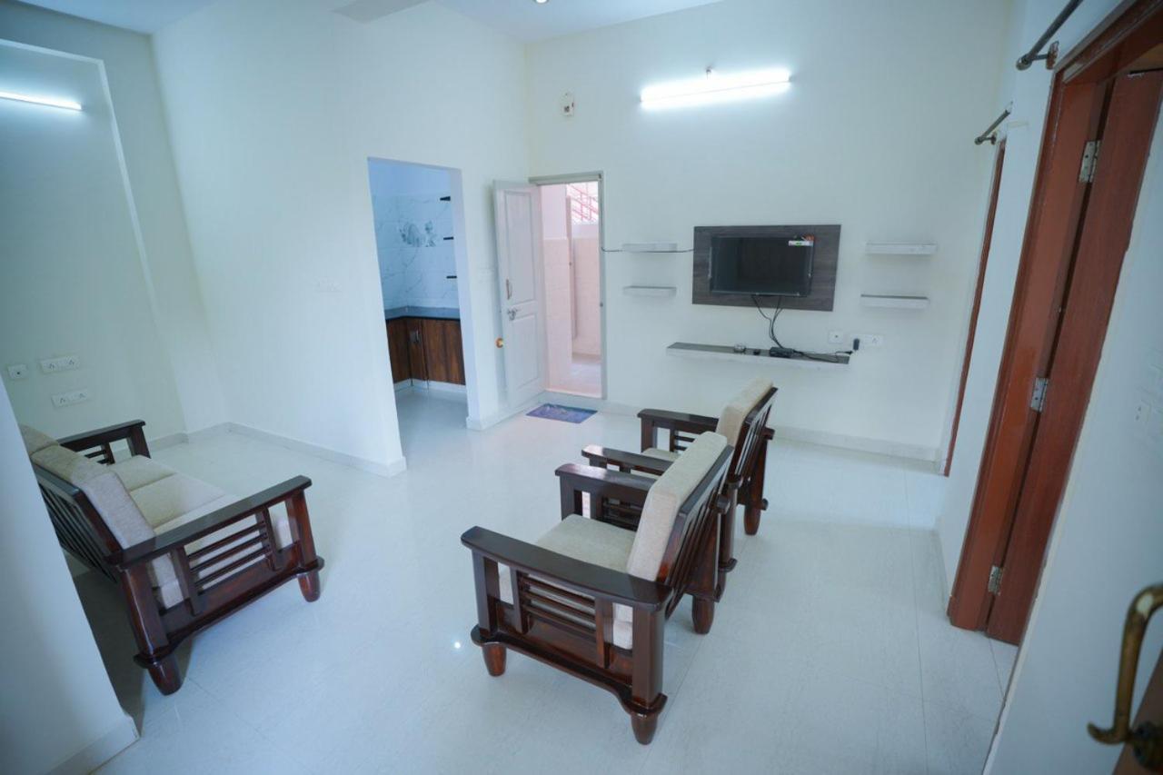 Velvet Vista Premier Service In Apartment