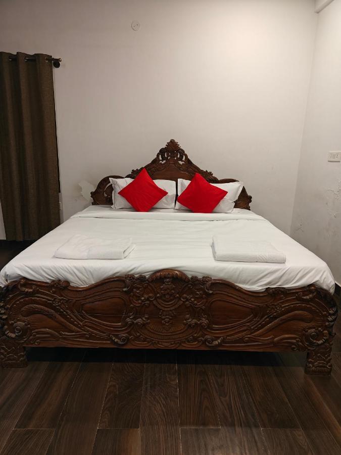 Beautiful 4bhk Duplex *