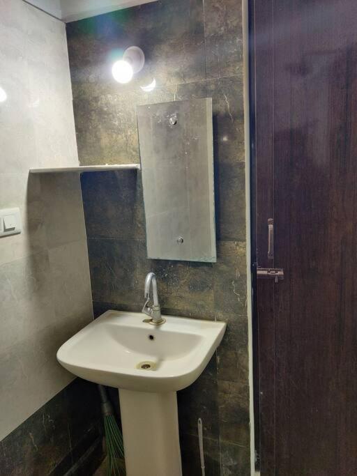 2 Bhk Ac Flat Call- 8o882-37972 Mysore