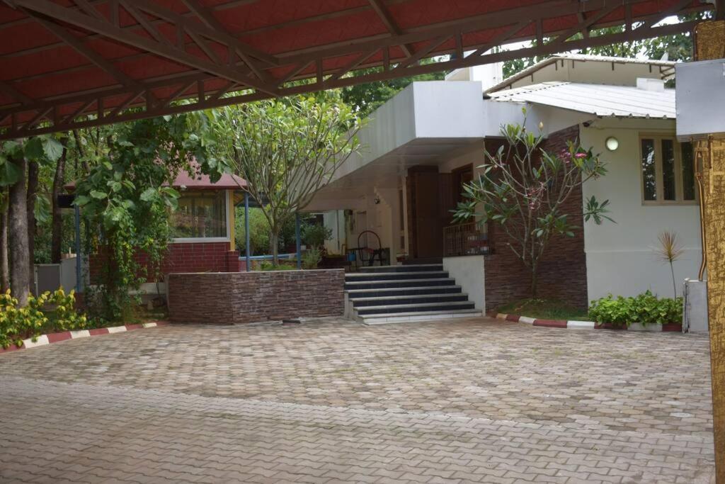Golden Castle Villa *