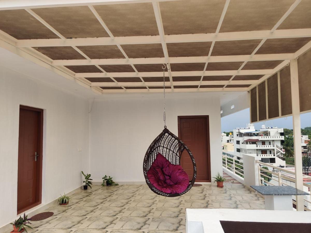 Skyhouse Homestay *