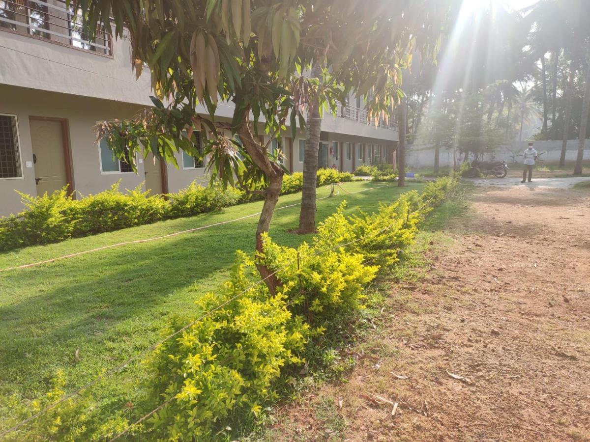 Yeshwitha Residency Hotel Mysore